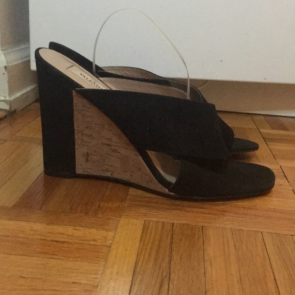 Super cute Valentino black wedges!